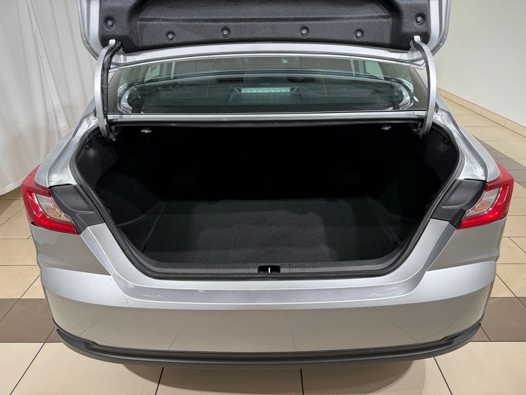 Thumbnail: 2025 Toyota Camry - 11