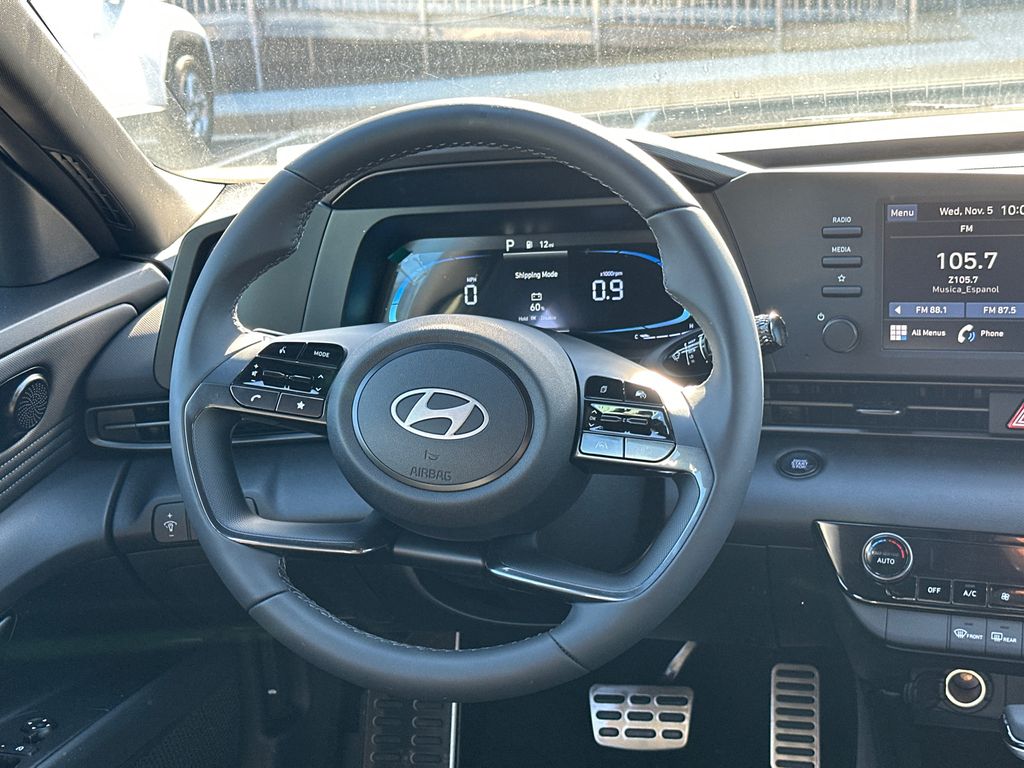 Used 2025 Gray Hyundai SEL Sport image 23
