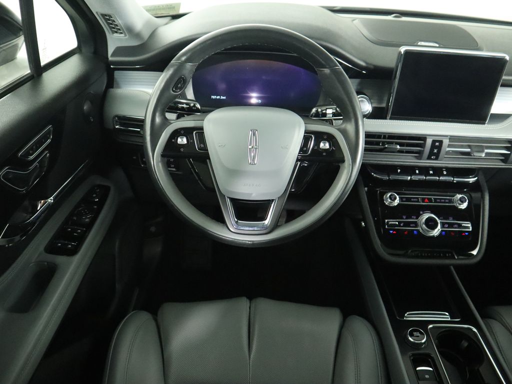 Thumbnail: 2022 Lincoln Corsair - 10