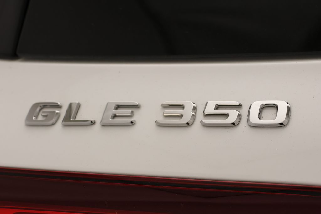 Thumbnail: 2026 Mercedes-Benz GLE - 9