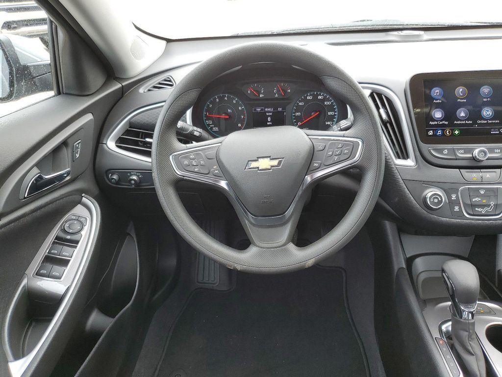 2025 Chevrolet Malibu LS 12