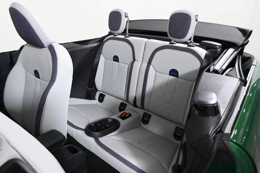 Thumbnail: 2026 MINI Cooper - 30