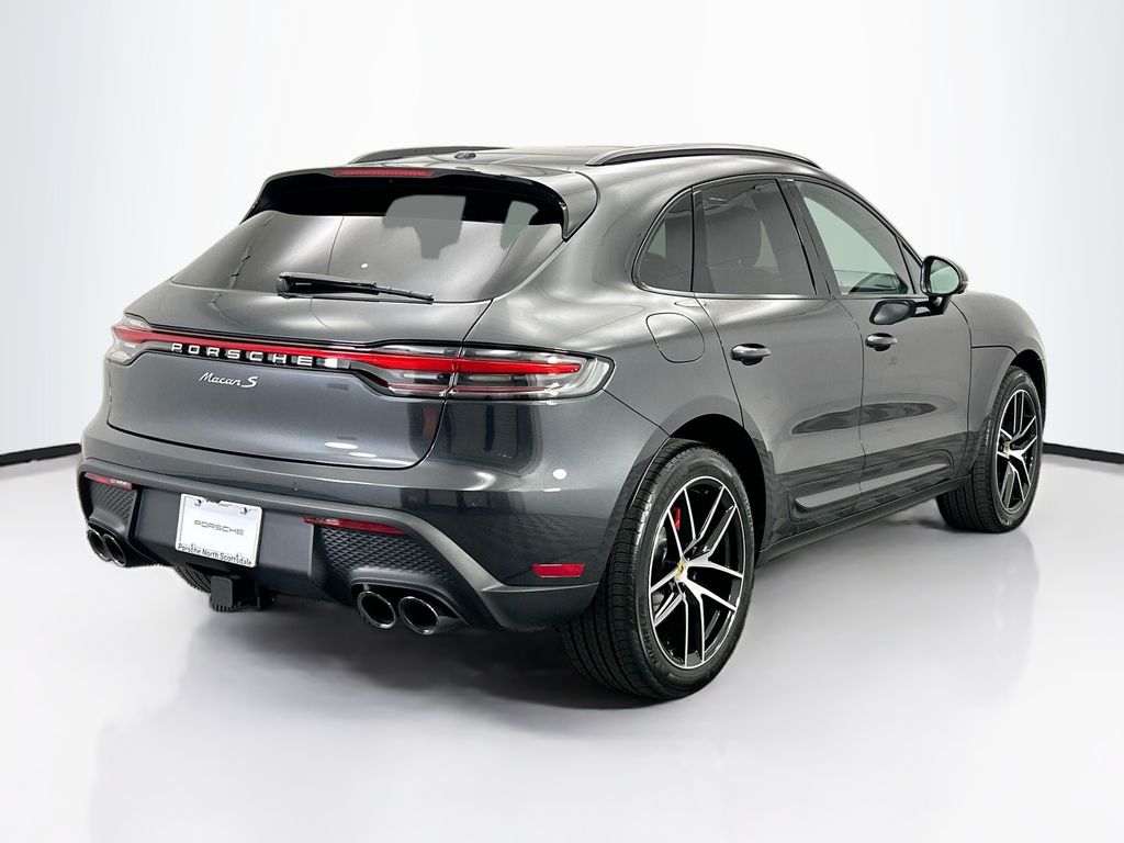 Thumbnail: 2026 Porsche Macan - 7