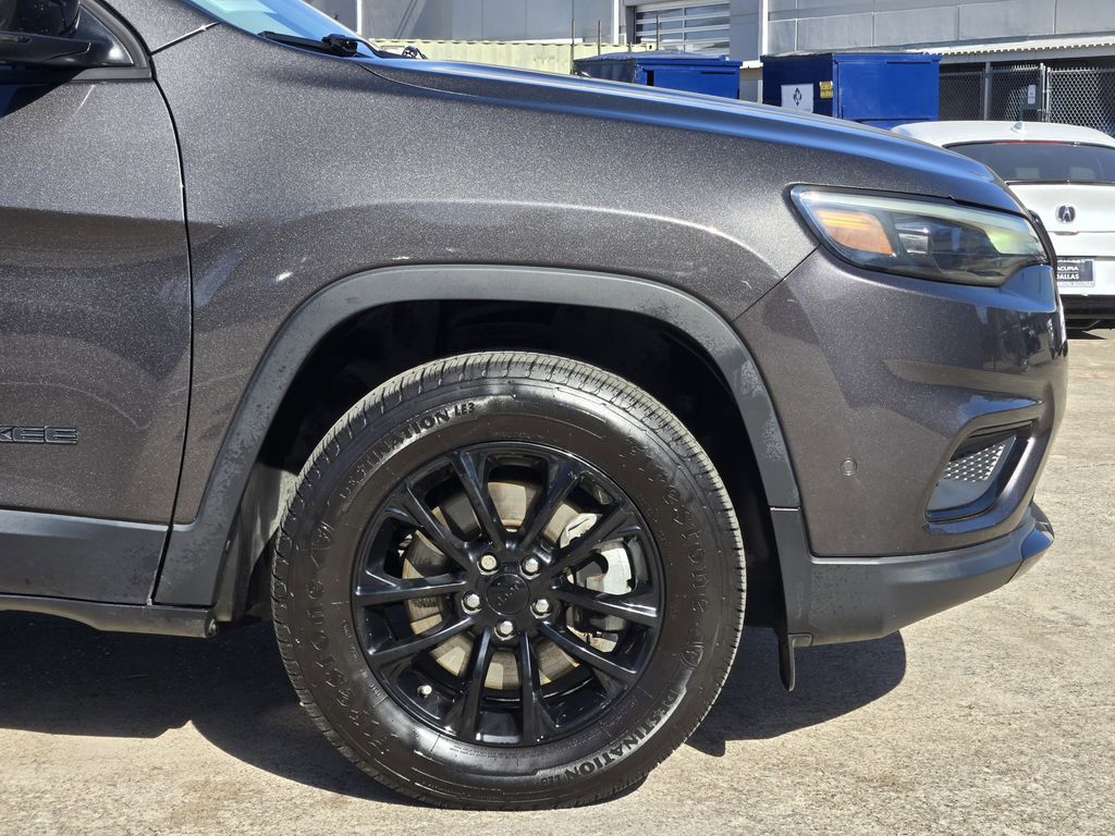 used 2023 Jeep Cherokee car, priced at $21,392