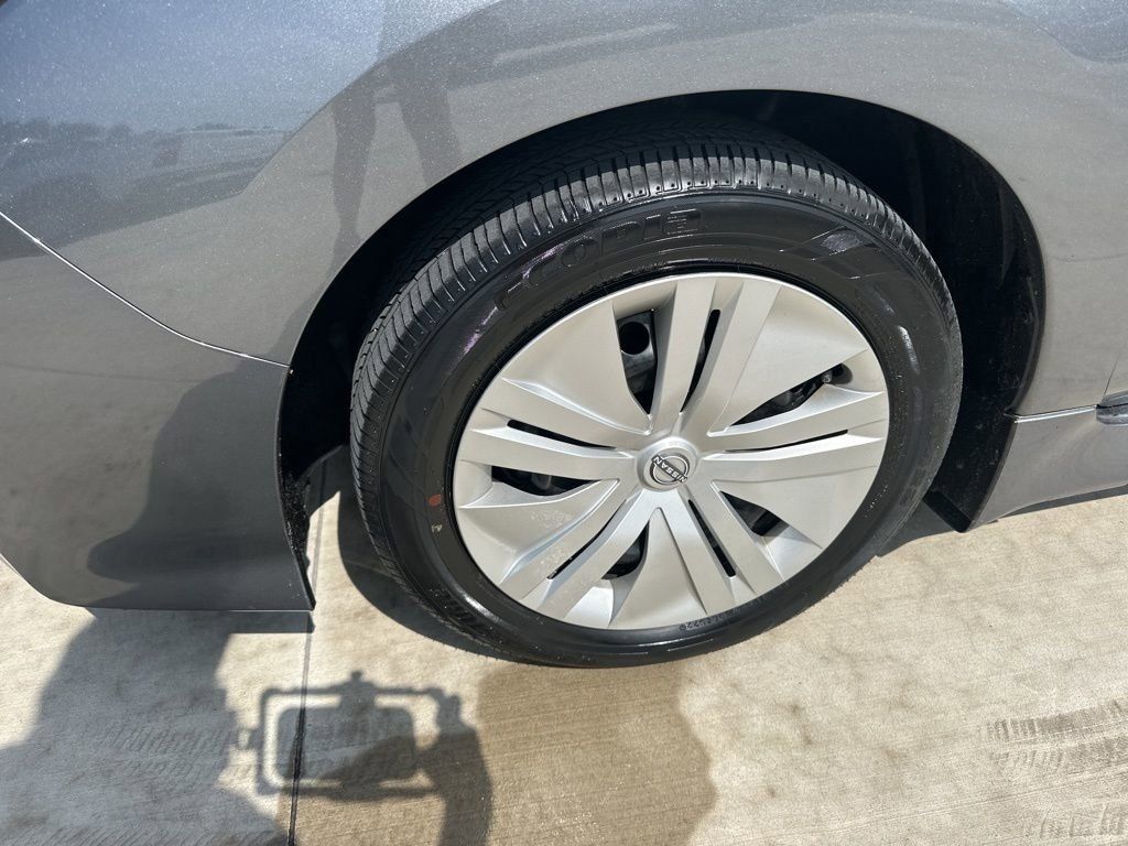 2024 Gun Metallic Nissan LEAF S FWD Hatchback
