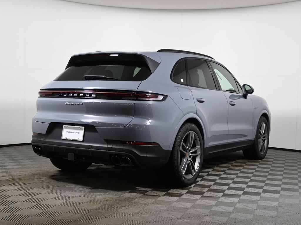 Thumbnail: 2026 Porsche Cayenne - 7