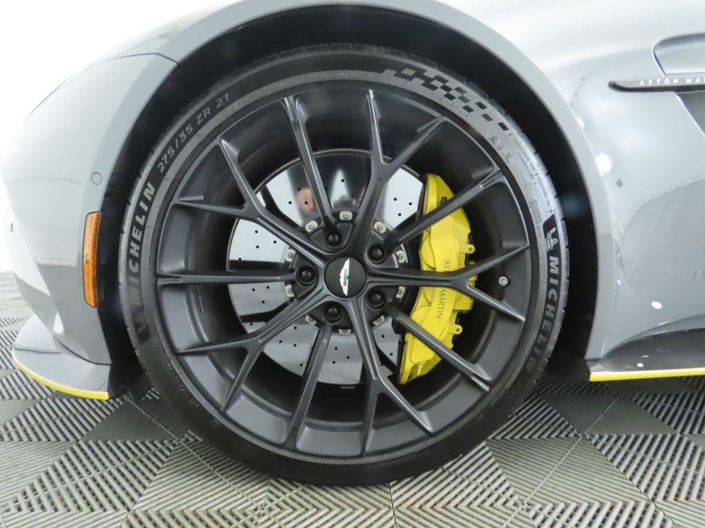 Thumbnail: 2025 Aston Martin Vantage - 26