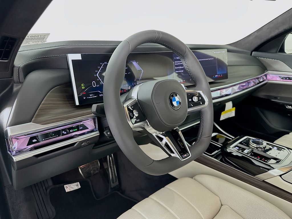 Thumbnail: 2026 BMW 7 Series - 9
