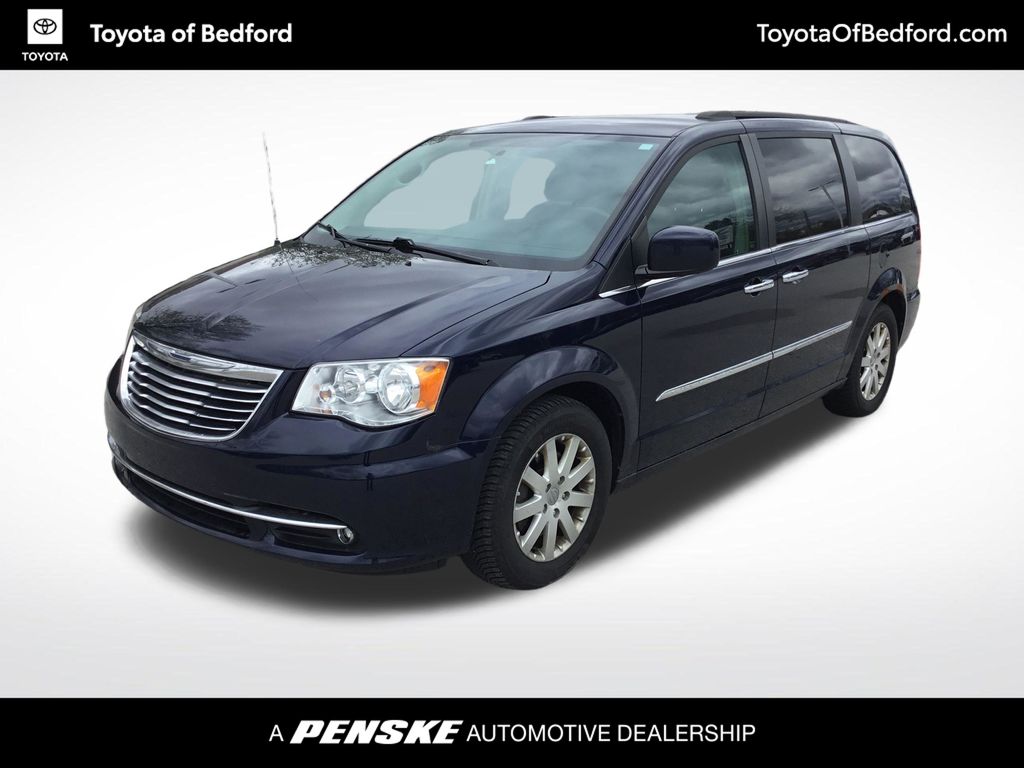 2016 Chrysler Town & Country Touring -
                  Bedford, OH