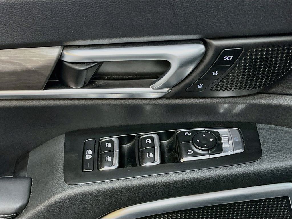 Used 2025 Panthera Metal Kia SX X-Line image 18