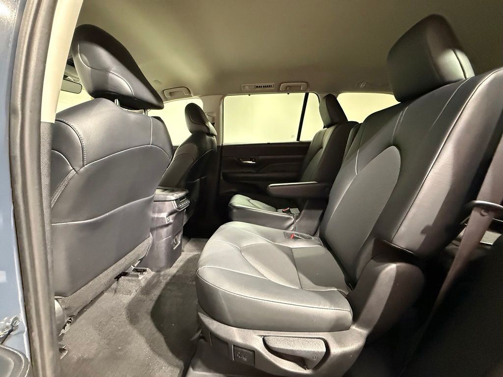 Thumbnail: 2024 Toyota Grand Highlander - 18