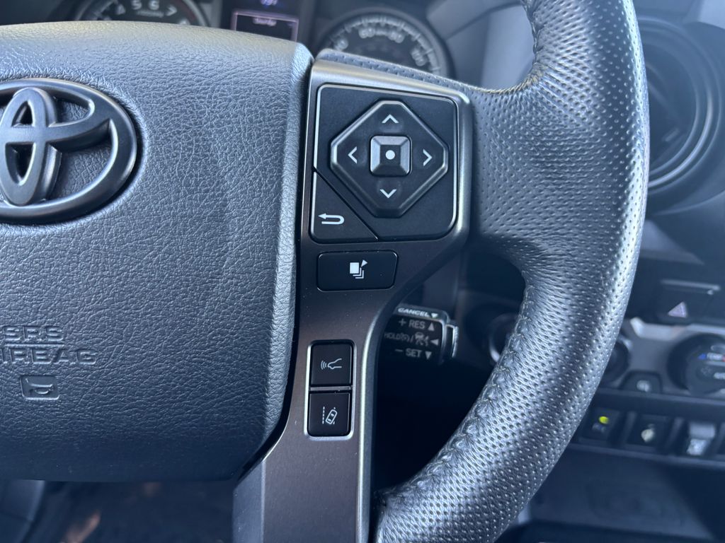 Thumbnail: 2019 Toyota Tacoma - 12