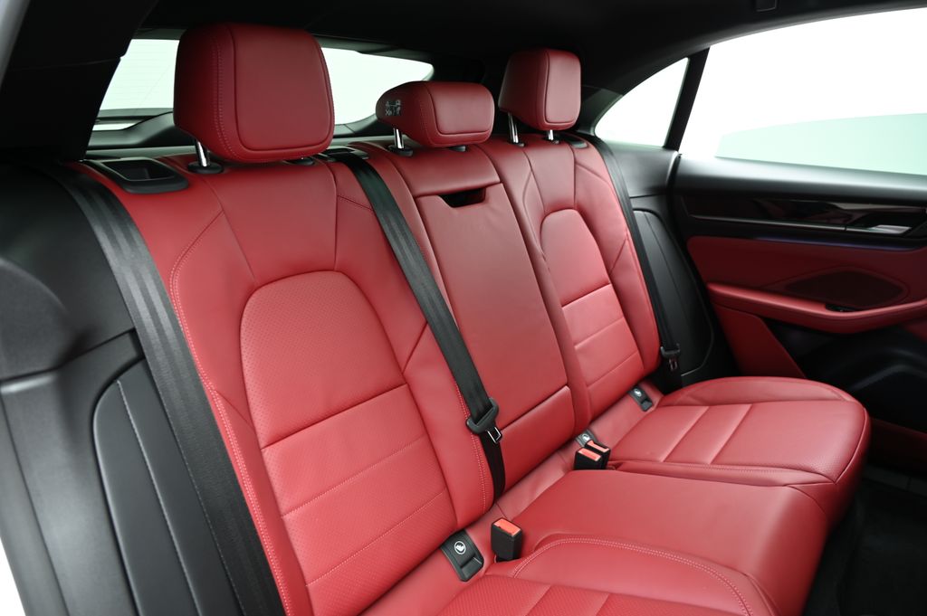 Thumbnail: 2025 Porsche Macan - 20