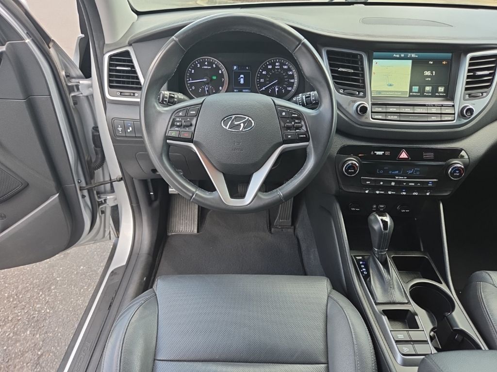 Used 2017 Silver Hyundai SE Plus image 28