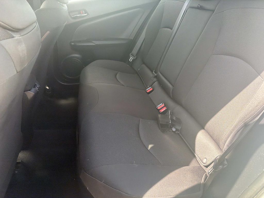 Used 2019 Toyota Prius L 5D Hatchback