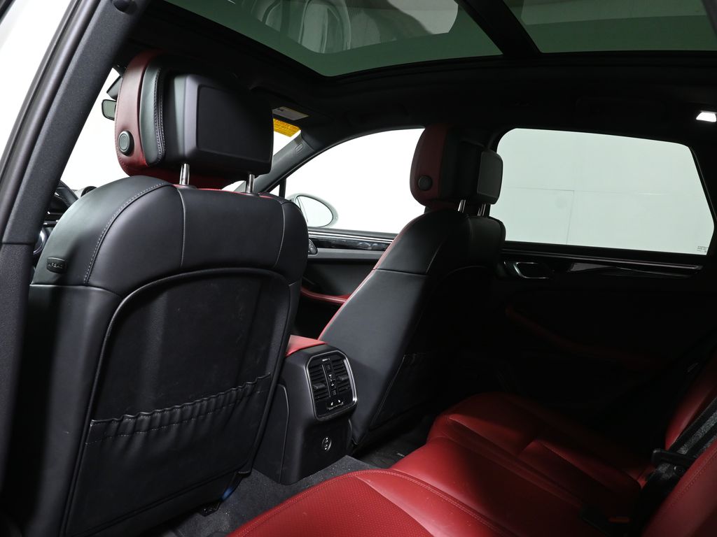 Thumbnail: 2024 Porsche Macan - 8