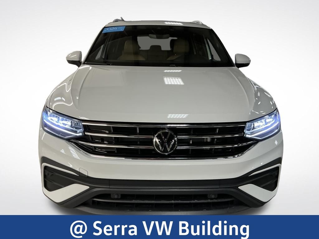 Certified Used 2024  Volkswagen 2.0T SE image 9