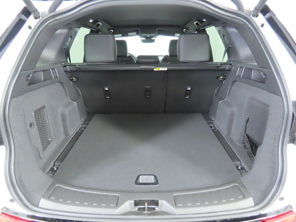 2024 Land Rover Discovery Sport SE 28
