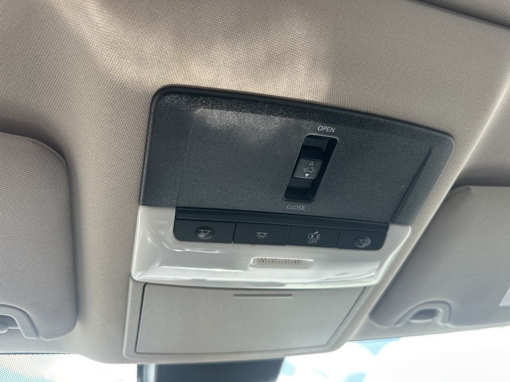2022 Brilliant Silver Metallic Nissan Altima 2.5 SV FWD Sedan