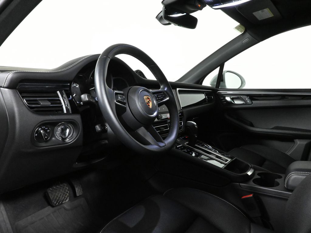 2024 Porsche Macan  4