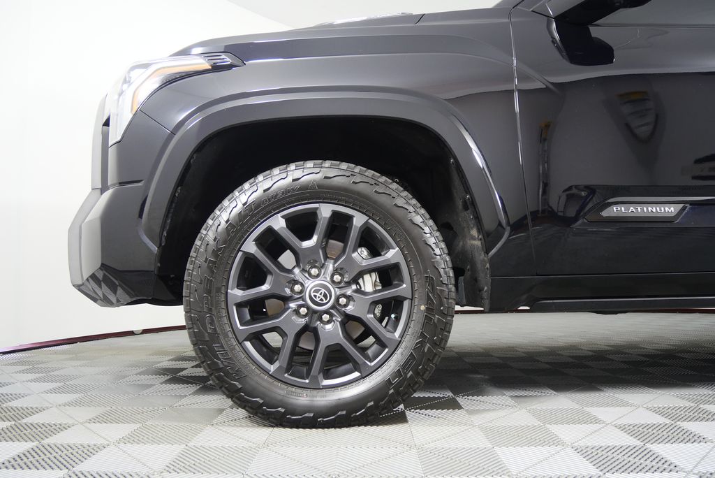 Thumbnail: 2022 Toyota Tundra - 8
