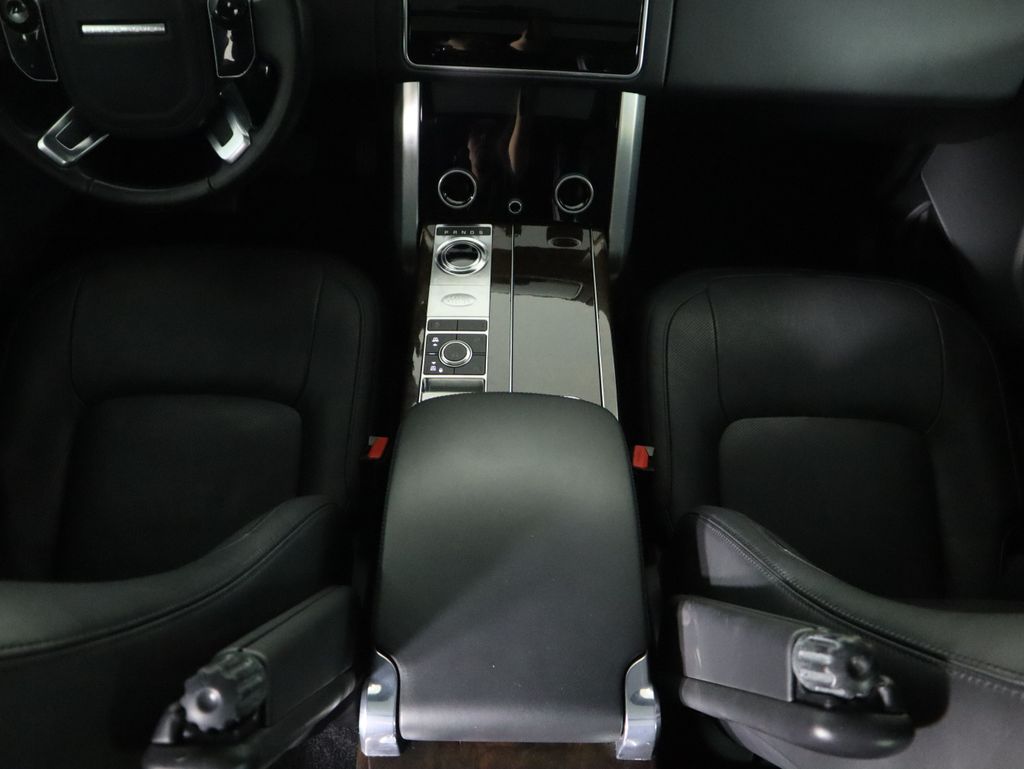 Thumbnail: 2020 Land Rover Range Rover - 16