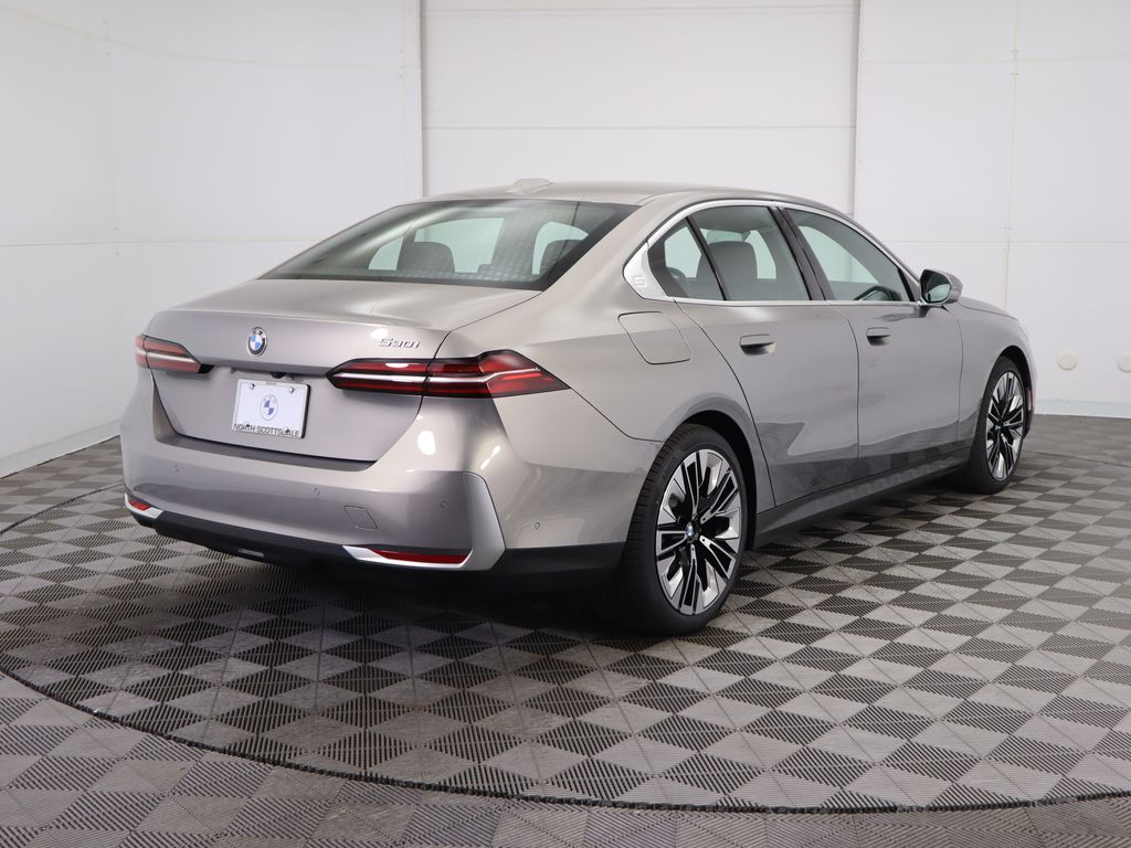 Thumbnail: 2025 BMW 5 Series - 5