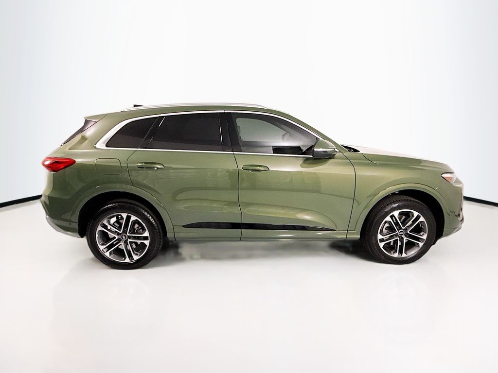 Thumbnail: 2025 Audi Q5 - 4