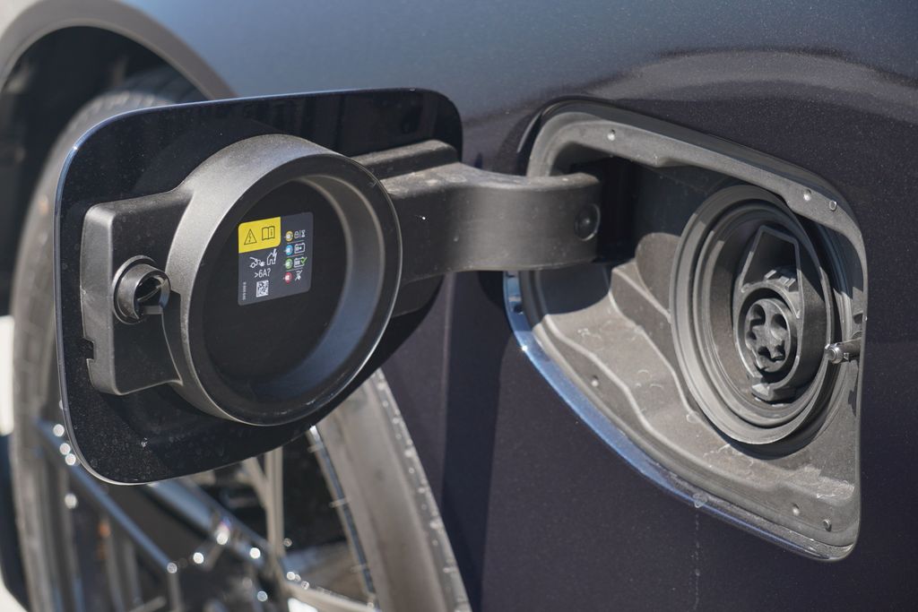 Thumbnail: 2026 BMW M5 - 6