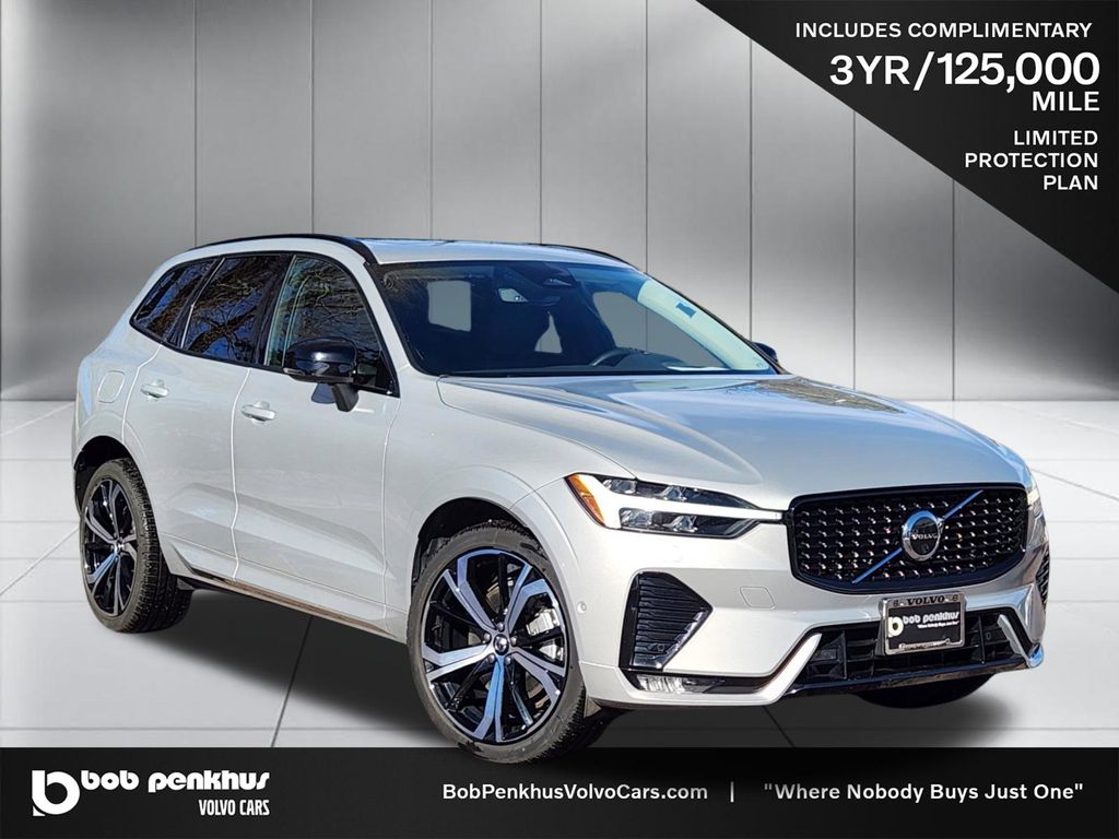 2023 Volvo XC60 B6 Ultimate Dark Theme