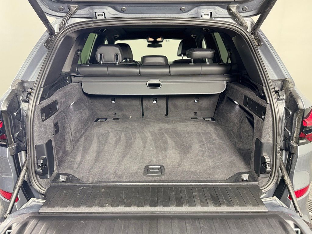 Thumbnail: 2026 BMW X5 - 29