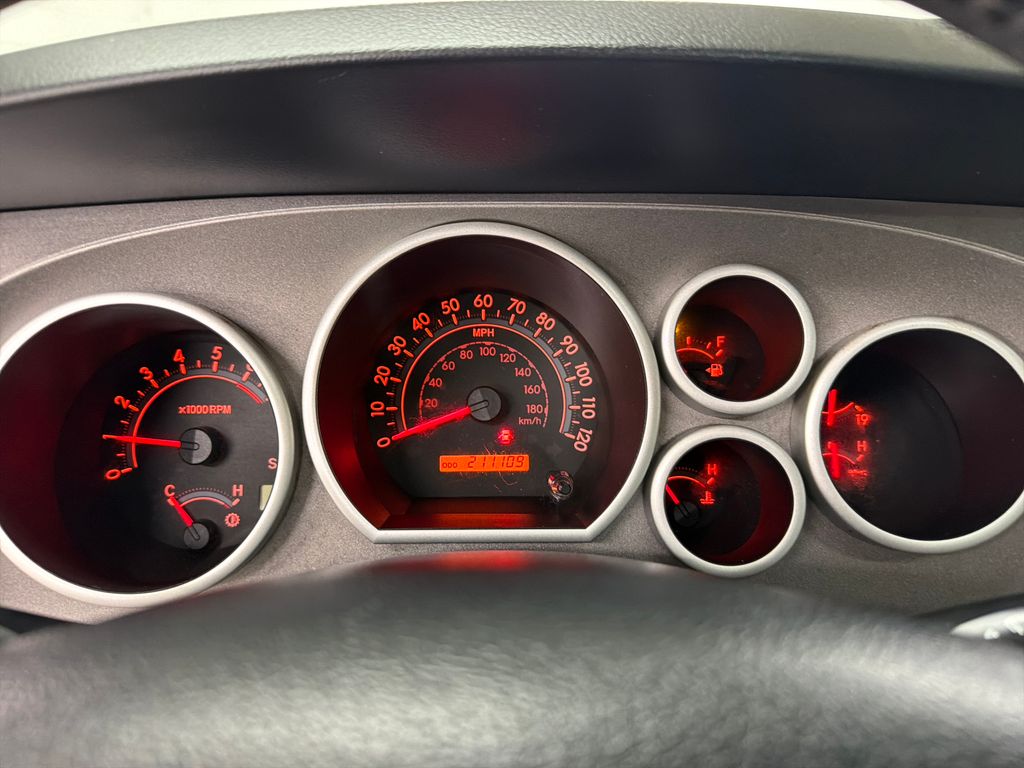 Used 2011 Silver Toyota SR5 image 22
