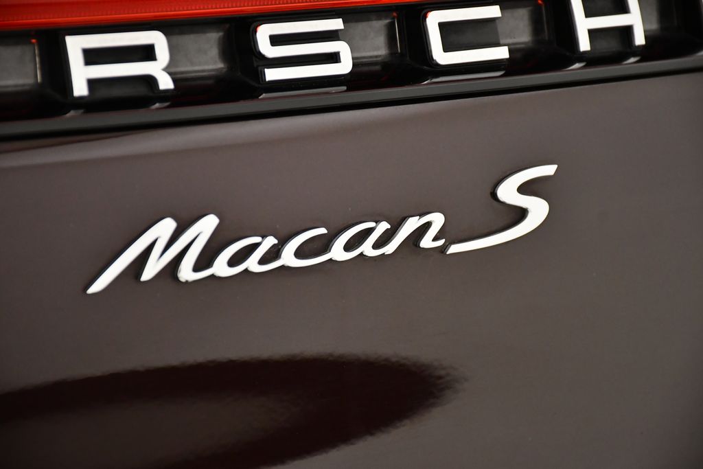 Thumbnail: 2023 Porsche Macan - 11