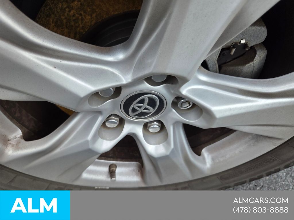 Used 2019 Green Toyota XLE image 19