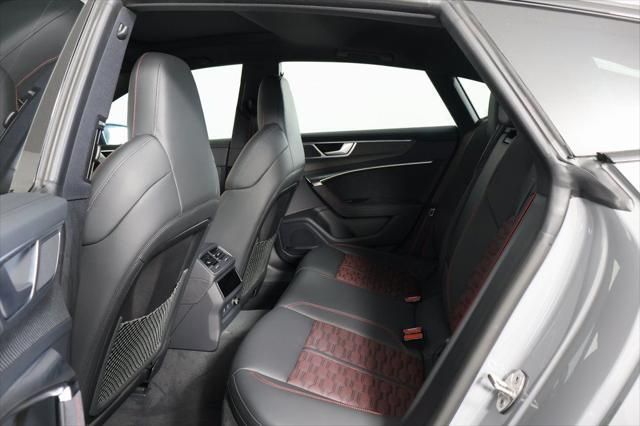 Thumbnail: 2026 Audi RS 7 - 6