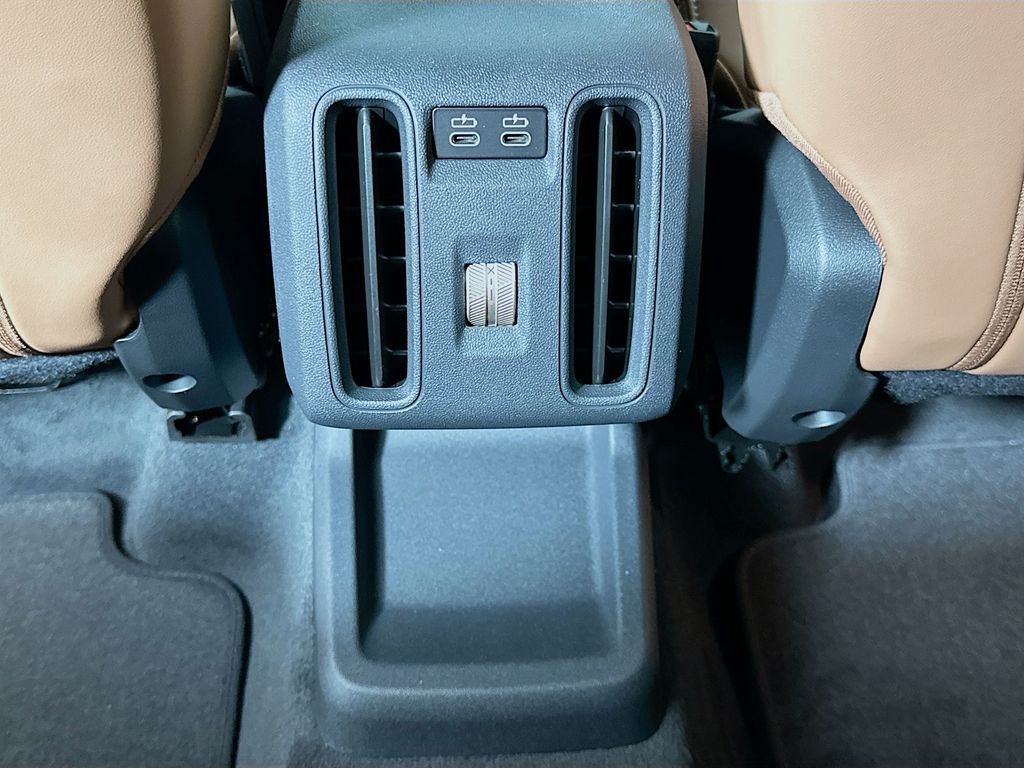 Thumbnail: 2027 MINI Cooper Countryman - 18