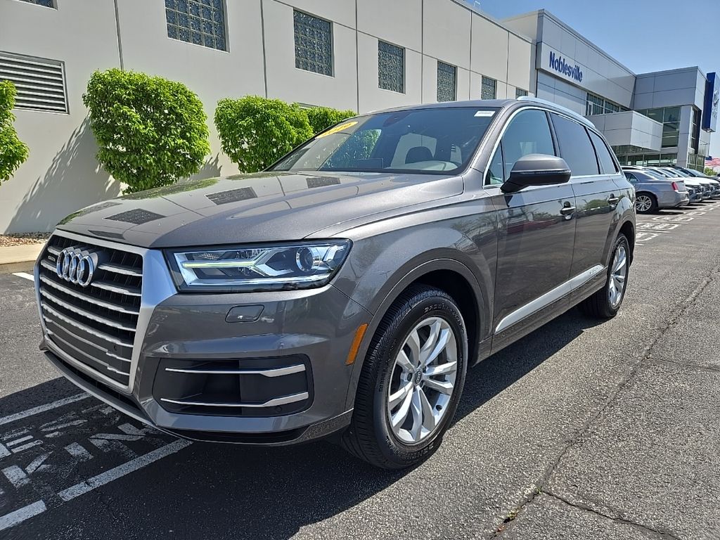 2019 Audi Q7 Premium 2