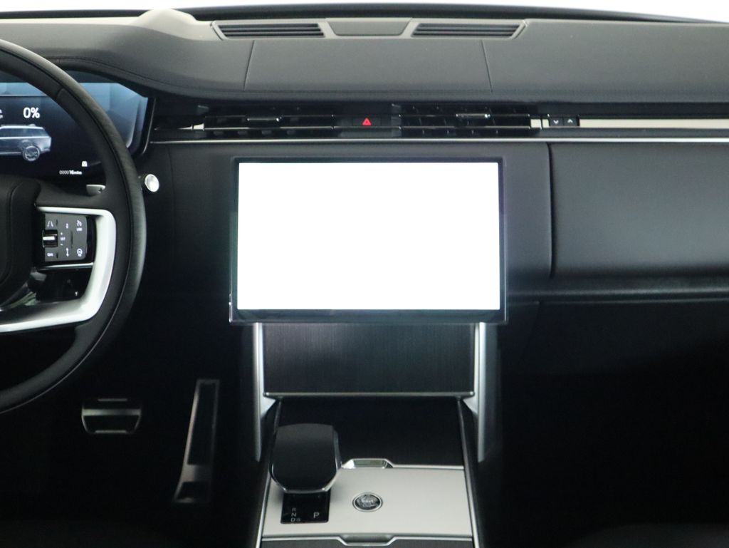 2025 Land Rover Range Rover SE 15