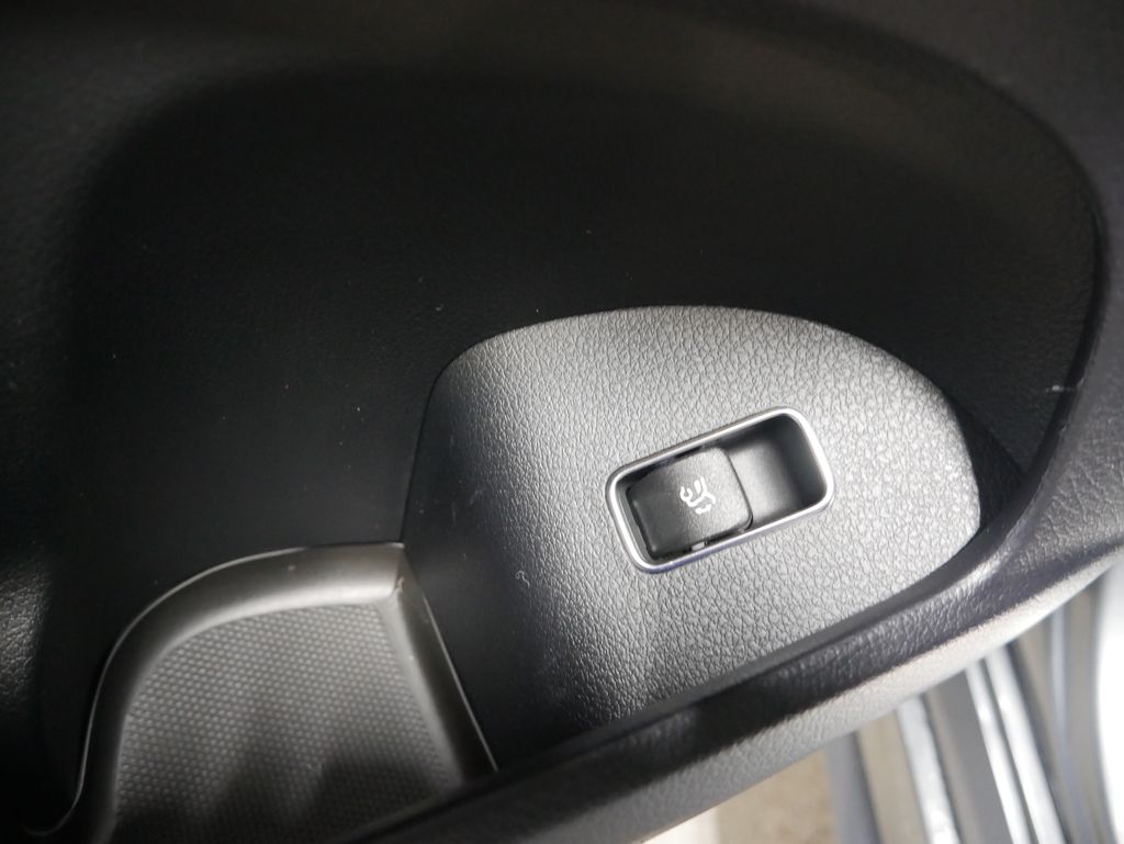 Thumbnail: 2026 Mercedes-Benz GLE - 19