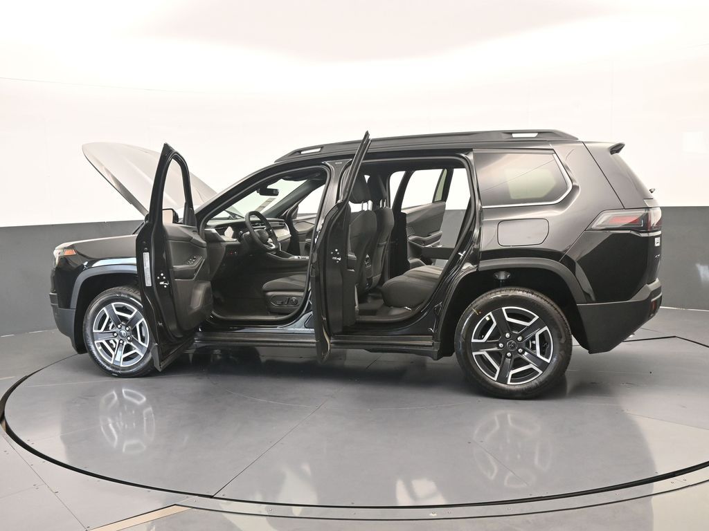 New 2026 Diamond Black Crystal Pearlcoat Jeep Laredo image 69