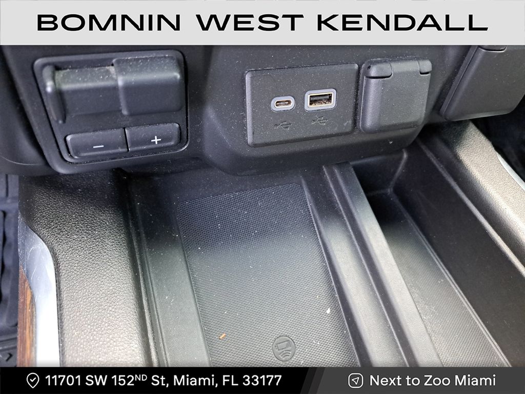 2021 Chevrolet Silverado 3500HD High Country photo