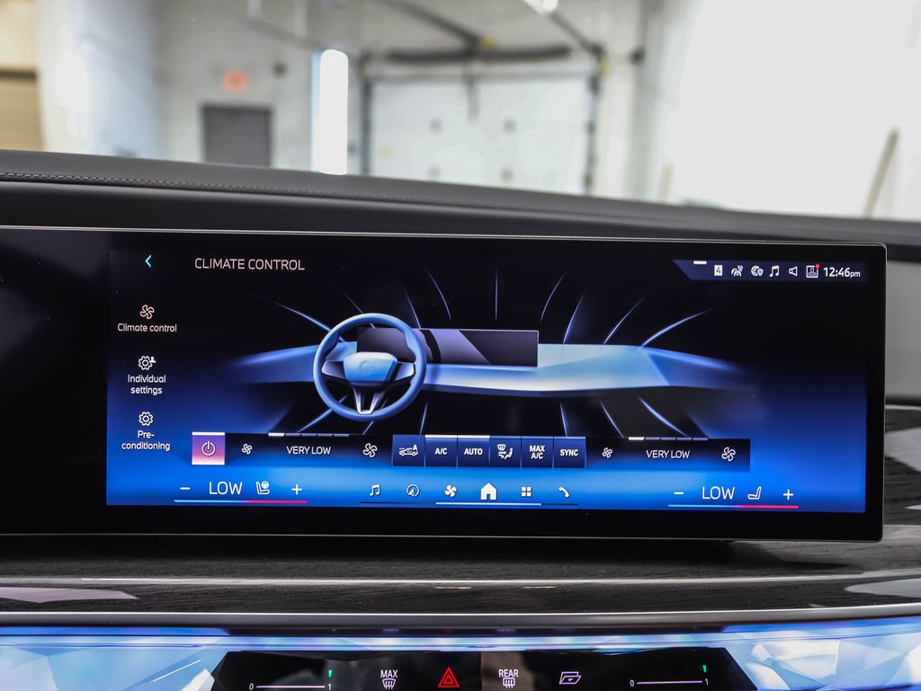 Thumbnail: 2026 BMW 7 Series - 18