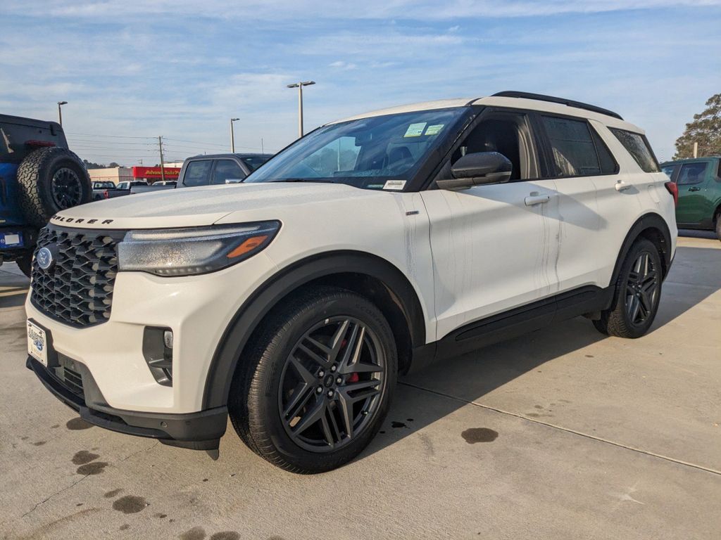 2025 Ford Explorer ST-Line