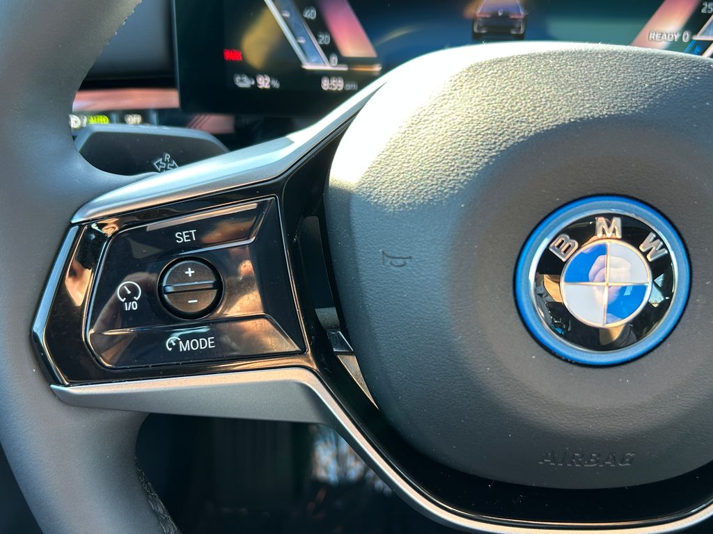 Thumbnail: 2025 BMW i5 - 19