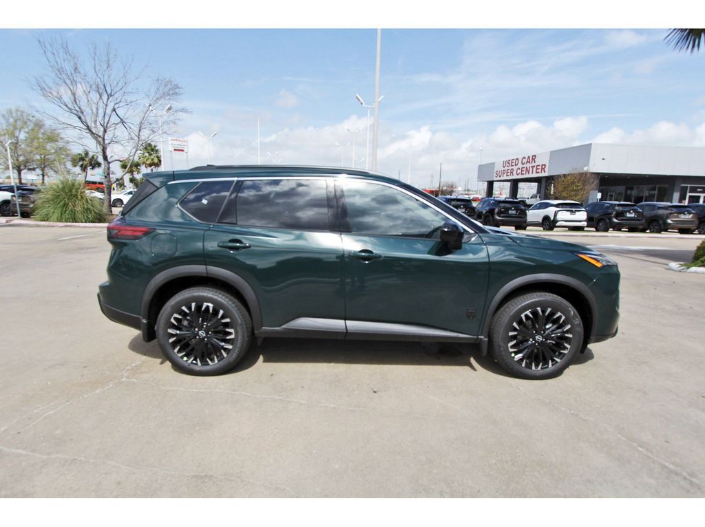 2026 Nissan Rogue Dark Armor - 4