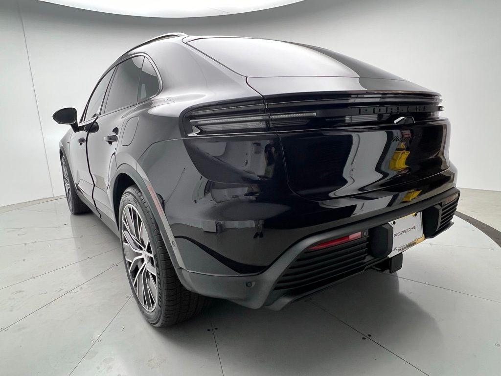 Thumbnail: 2025 Porsche Macan - 3