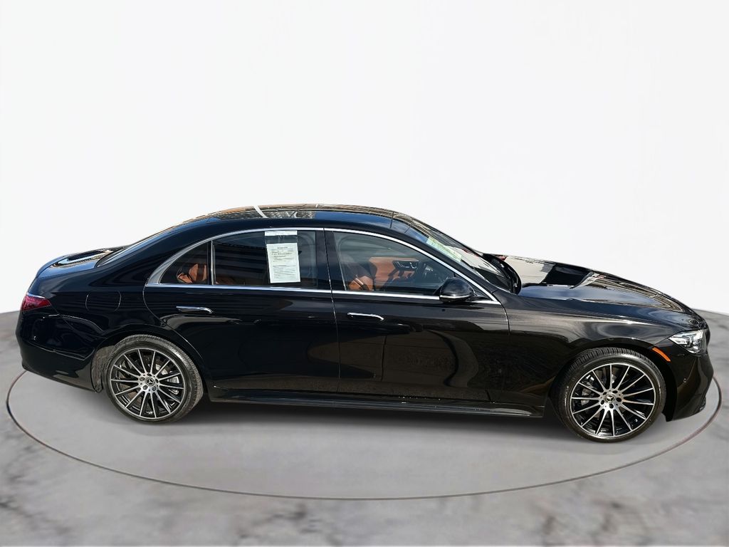 Thumbnail: 2022 Mercedes-Benz S-Class - 8