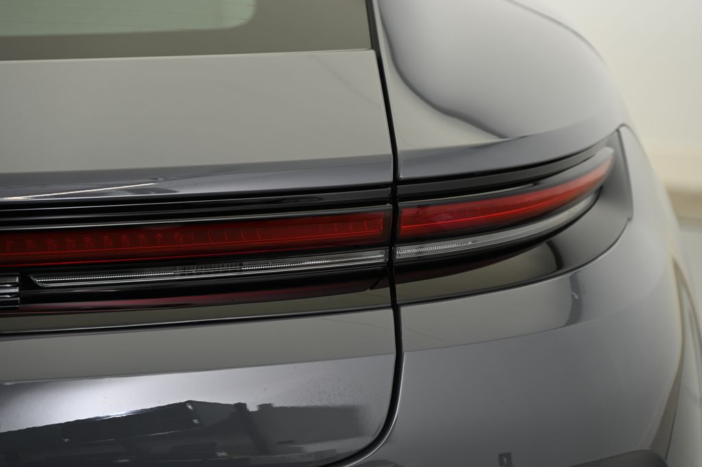 Thumbnail: 2025 Porsche Panamera - 15