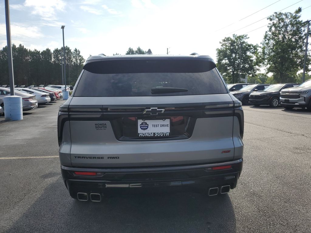 Used 2024 Chevrolet Traverse SUV