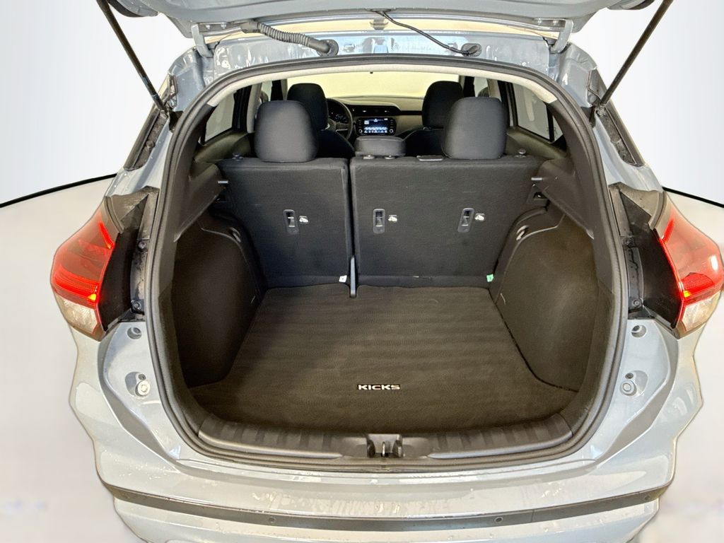 2024 Boulder Gray Pearl Nissan Kicks SV FWD SUV